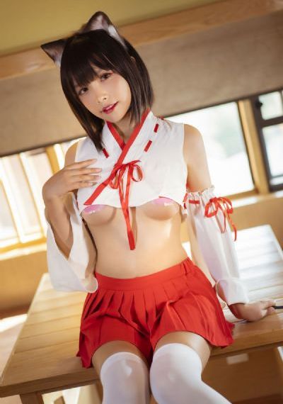 金发美女大战黑人双枪_720高清免费观看
